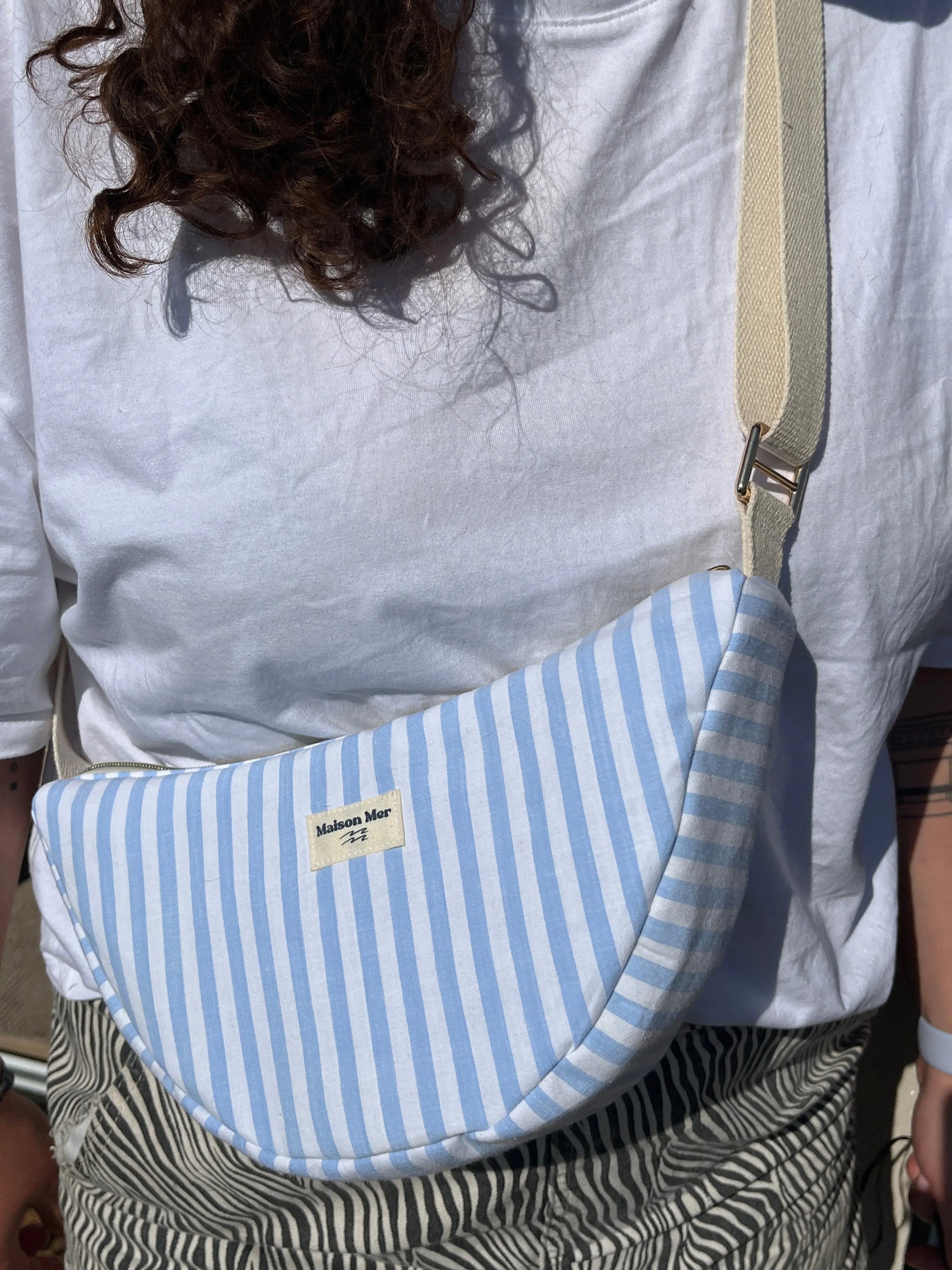 Sac demi-lune rayé bleu Maison Mer