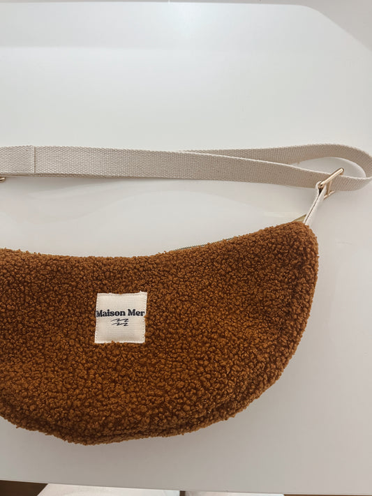 Sac demi-lune moumoute